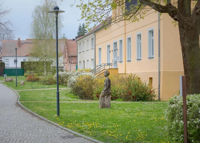 アパート Premium Family Im Gustav Seitz Gaestehaus Müncheberg